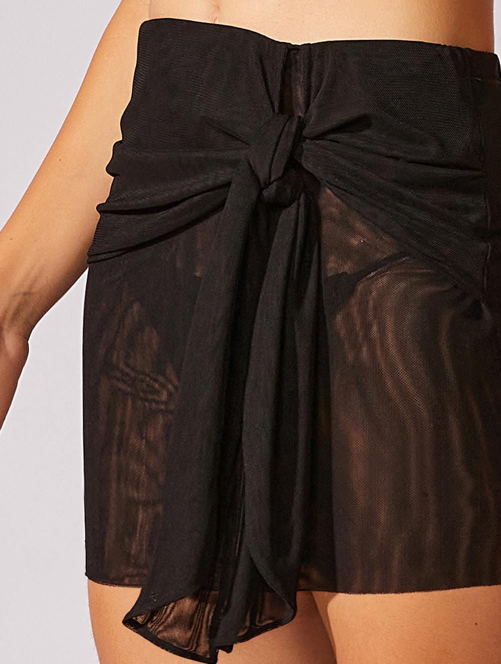 Saia Curta Lisa Noir